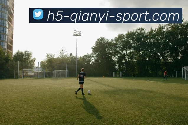 恩比德半场表现出色10投7中砍下19分助力球队进攻火力全开